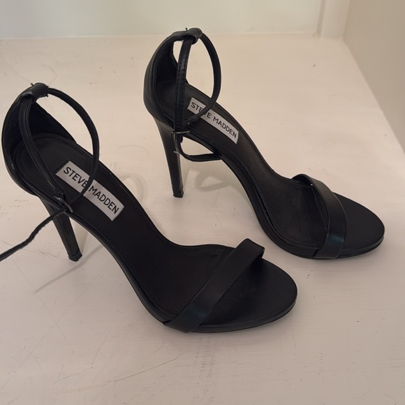 Steve Madden Tecy Heels - Picture 3 of 7